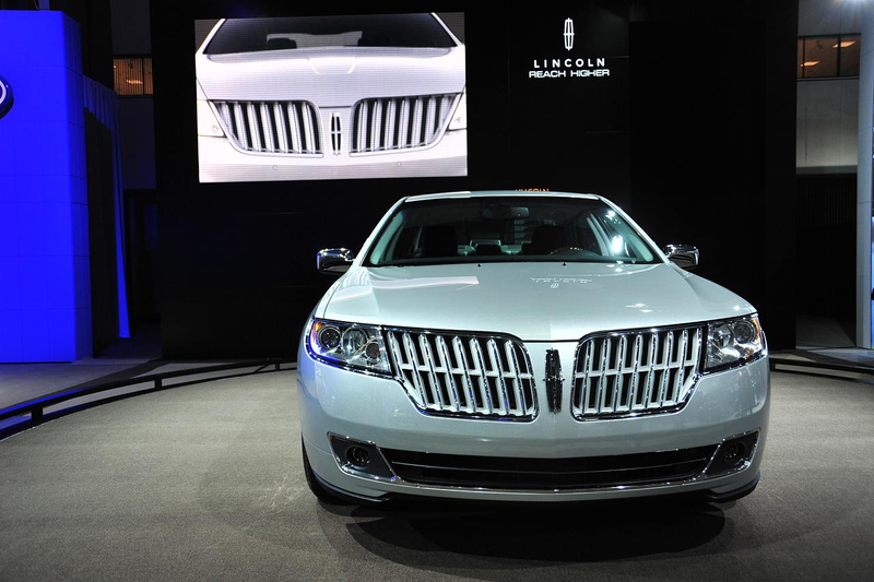 Illustration for article titled 2010 Mercury Milan, Hybrid And Lincoln MKZ: Live Cars For The Pulse-Free
